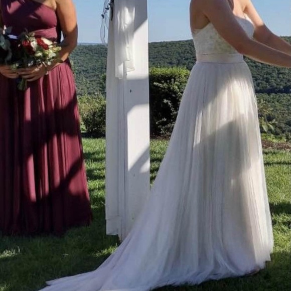 Wedding dress - Picture 2 of 3